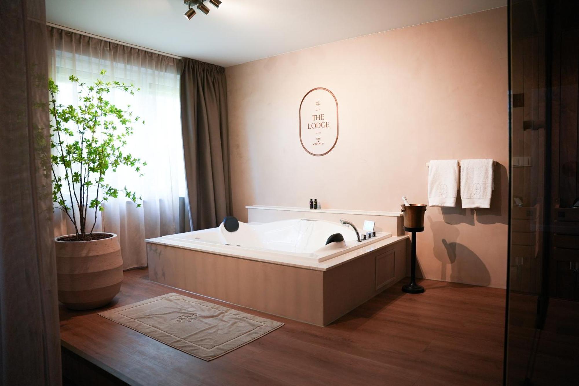 The Lodge Bed & Wellness Oisterwijk Sauna, Jacuzzi, Luxury Moergestel Luaran gambar