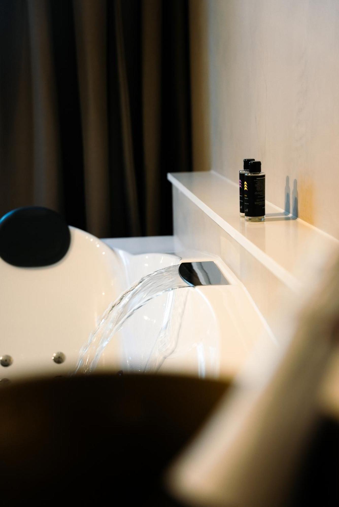 The Lodge Bed & Wellness Oisterwijk Sauna, Jacuzzi, Luxury Moergestel Luaran gambar
